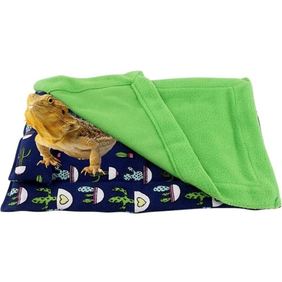 The Cozy Retreat: Lizard Sleeping Bag‎ for Your Reptile Dragon - Picture 4 of 10